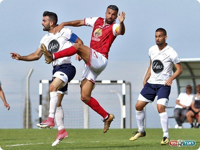 נפגשו רק לפני שבועיים. שחקני פאחם וטבריה (עודד חסין)